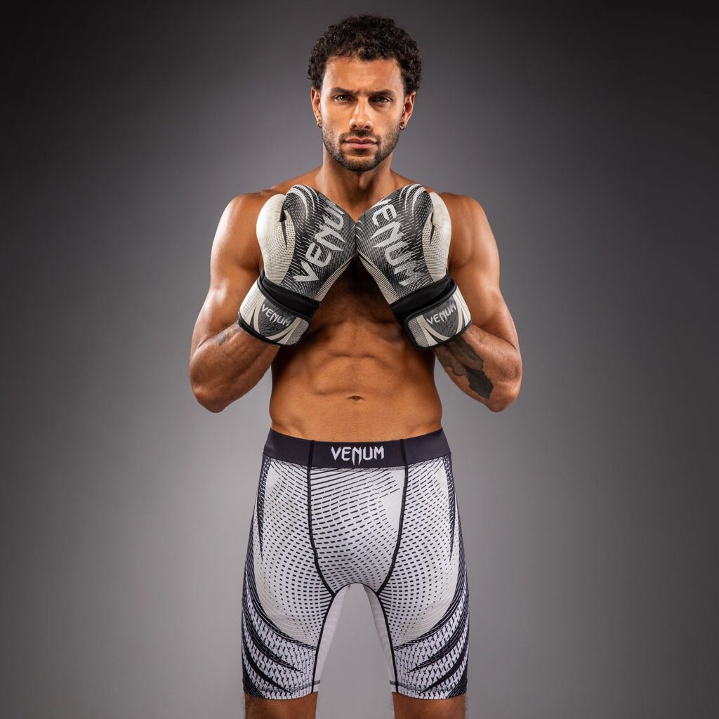 Шорты Venum Galactic 3.0 Vale Tudo - Off-White/Black