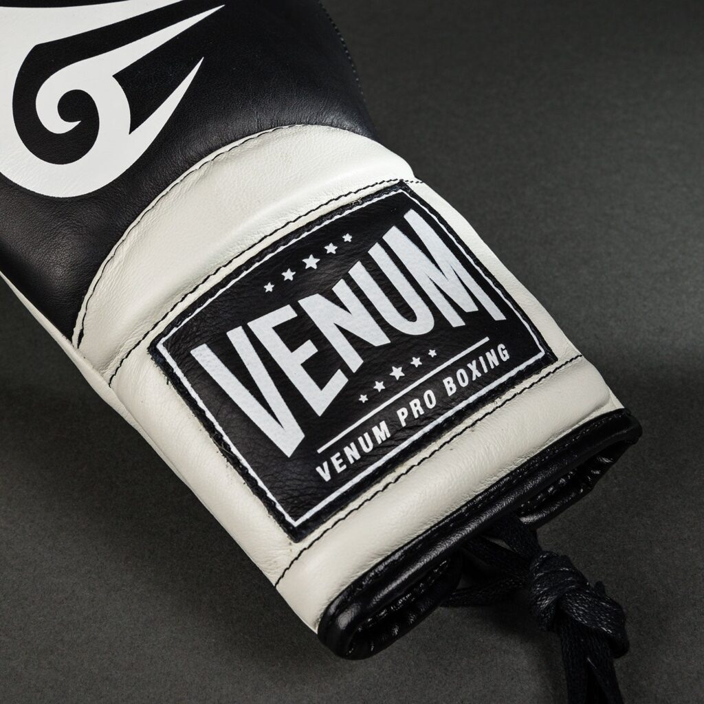 Перчатки Venum Giant 2.0 Mike Tyson Pro Boxing s with Laces - Deep Black/Optical White