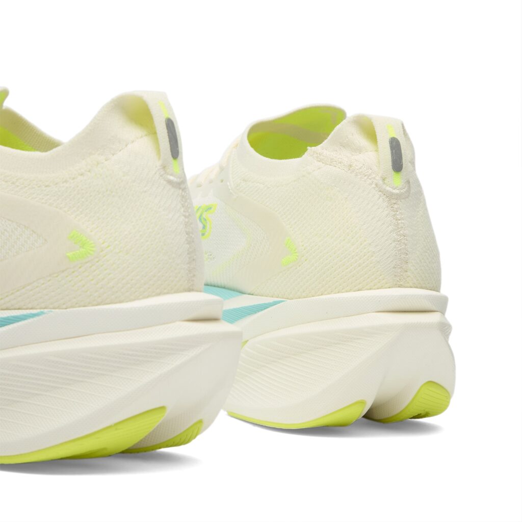 Кроссовки Brooks Hyperion Max 3