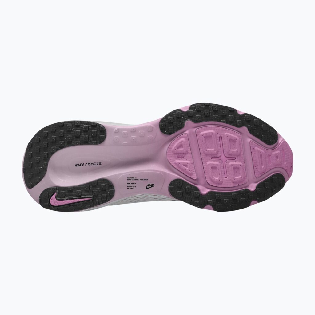 Женская обувь Nike Vomero 18 белая / отбеленная сирень / светлая пурпурная / черная