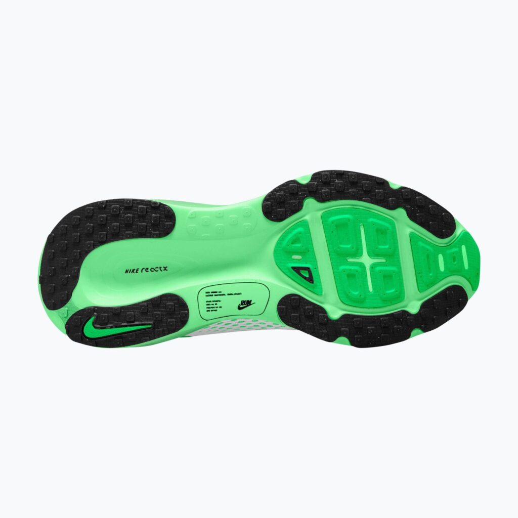 Женские кроссовки Nike Vomero 18 белого / зеленого / металлического серебра