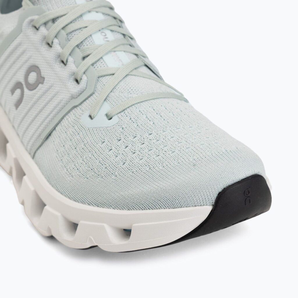 Женские кроссовки для бега On Cloudswift 4 surf/white
