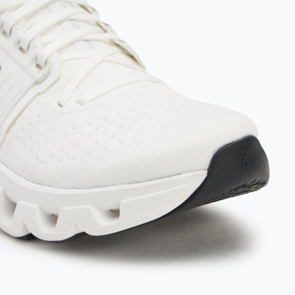 Женские кроссовки для бега On Cloudswift 4 white/white