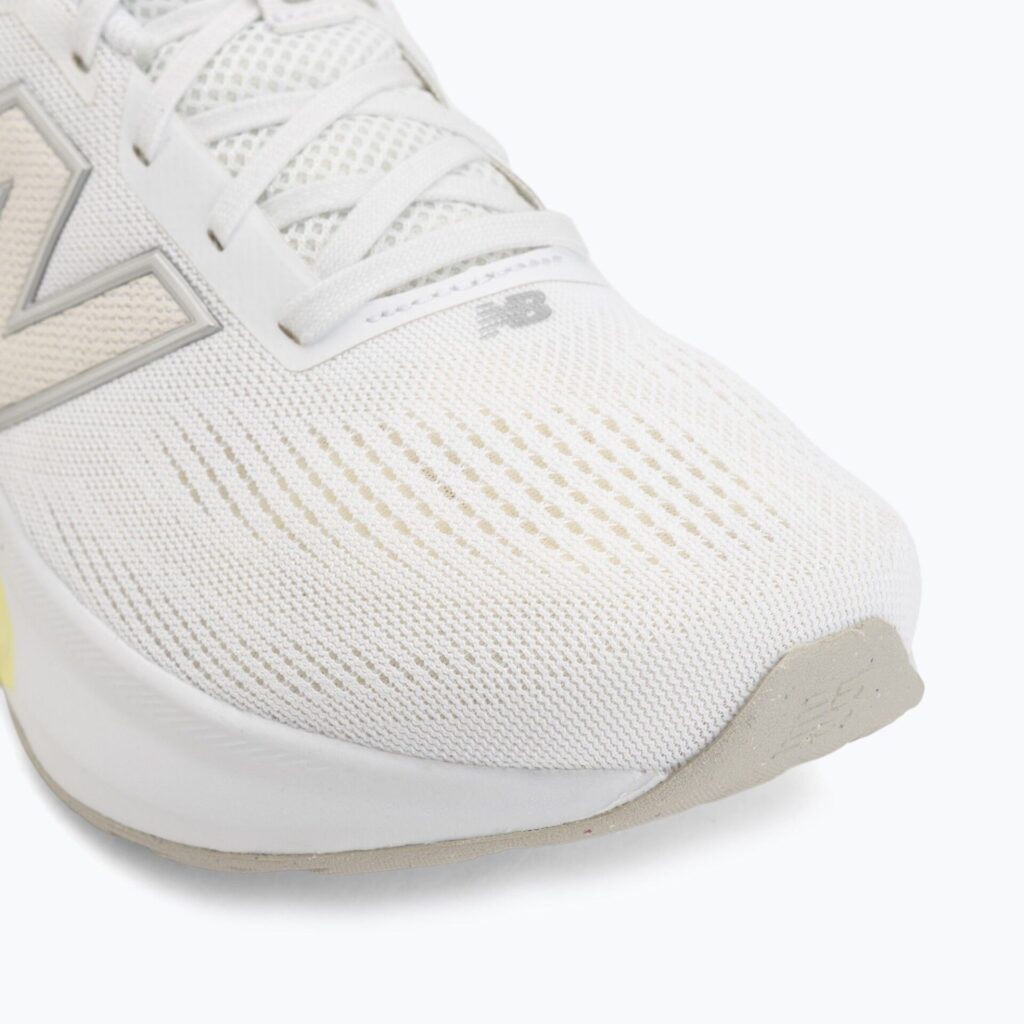 Кроссовки для бега New Balance Fresh Foam 520's V9 white/silver metallic/satsuma orange
