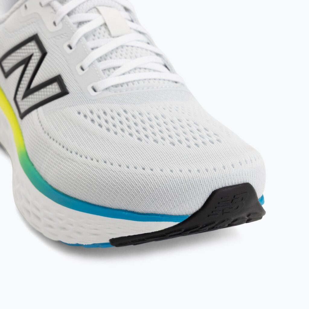 Кроссовки для бега New Balance Fresh Foam Evoz V4 white/black/altitude