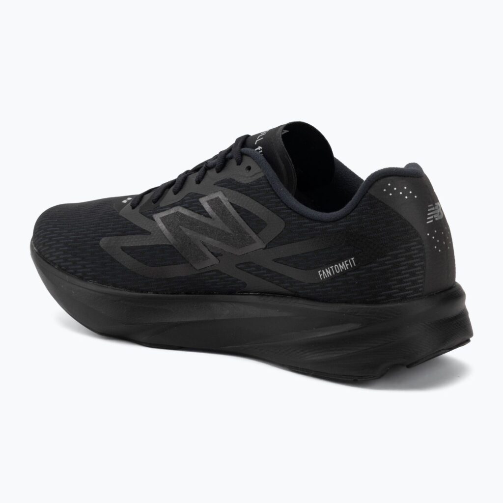 Кроссовки для бега New Balance FuelCell Flite-R V1 black/black cement/bright mint