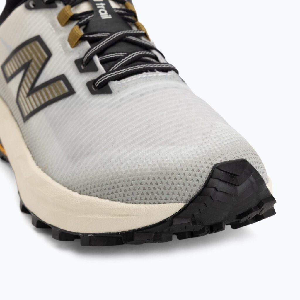 Кроссовки для бега New Balance Rebel Trail V1 angora/black