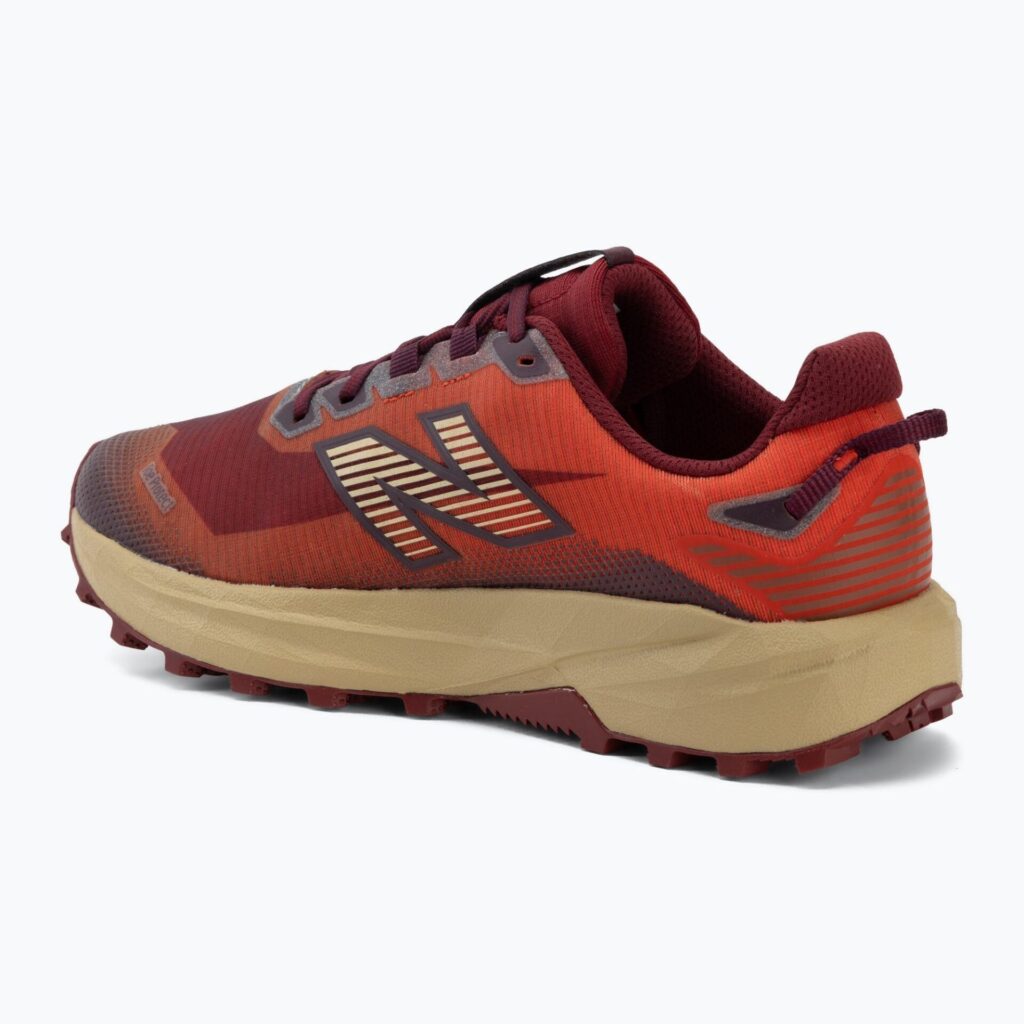 Кроссовки для бега New Balance Rebel Trail V1 maple/neo flame