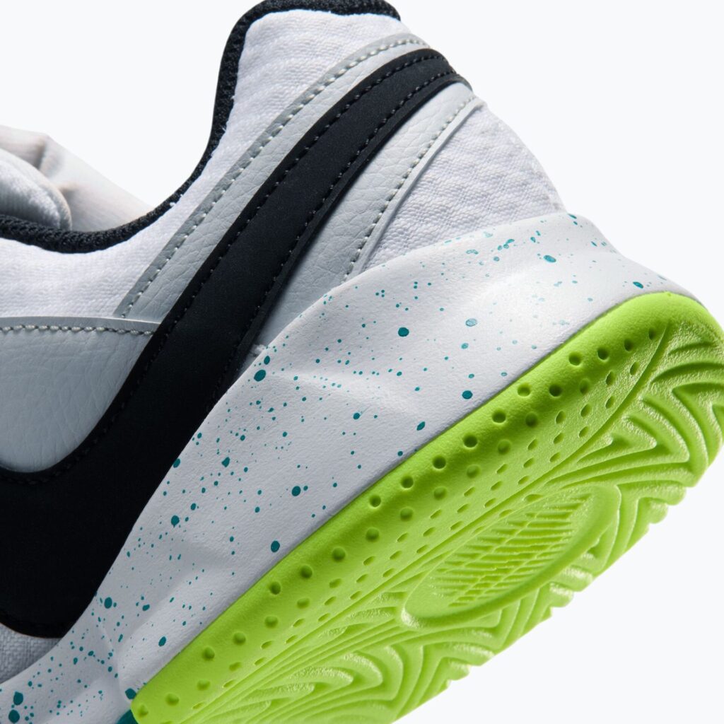 Женские теннисные кроссовки Nike Court Lite 4 white/volt/energy/black