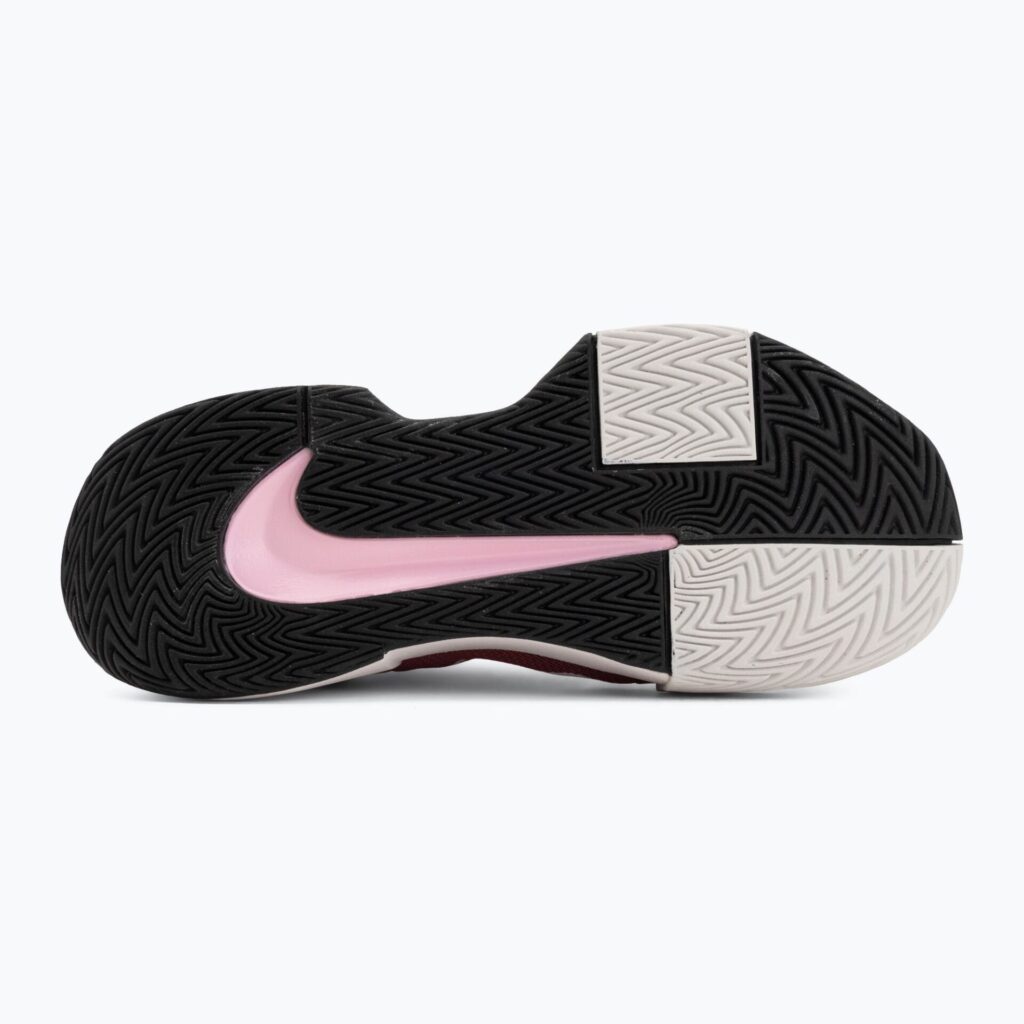 Женские теннисные кроссовки Nike GP Challenge Pro team red/vast grey/black/white
