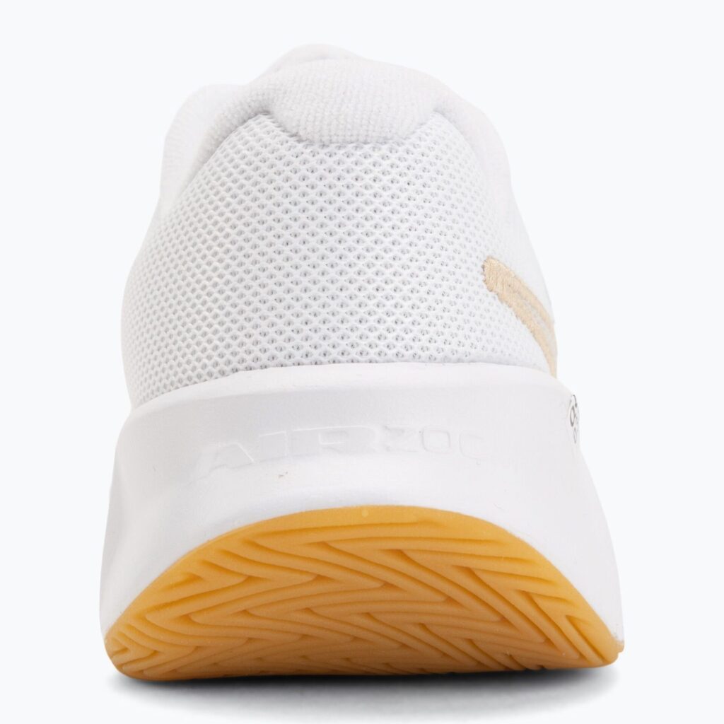 Женские теннисные кроссовки Nike GP Challenge Pro white/summit white/linen/light orewood brown