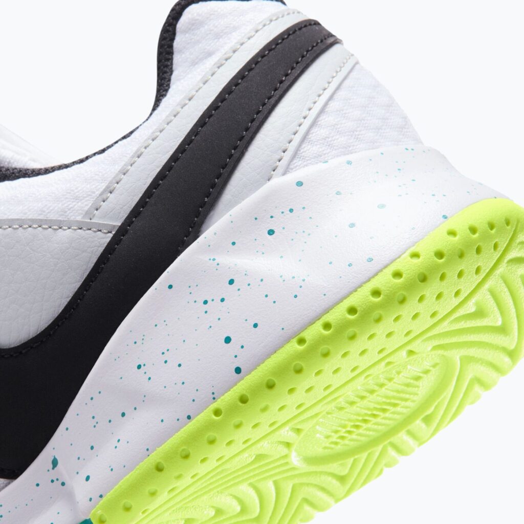 Теннисные кроссовки Nike Court Lite 4 white/volt/energy/black