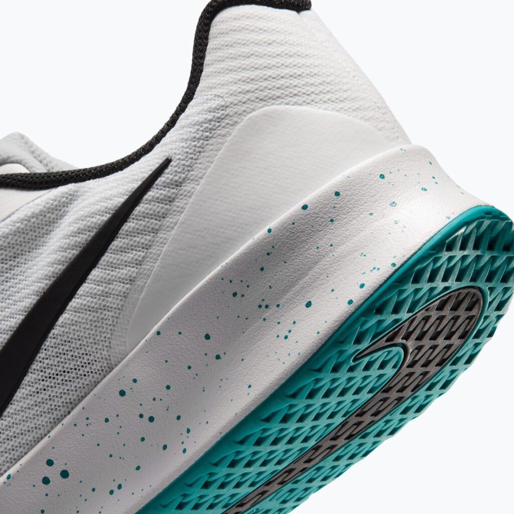 Теннисные кроссовки Nike Vapor Lite 3 white/volt/energy/black