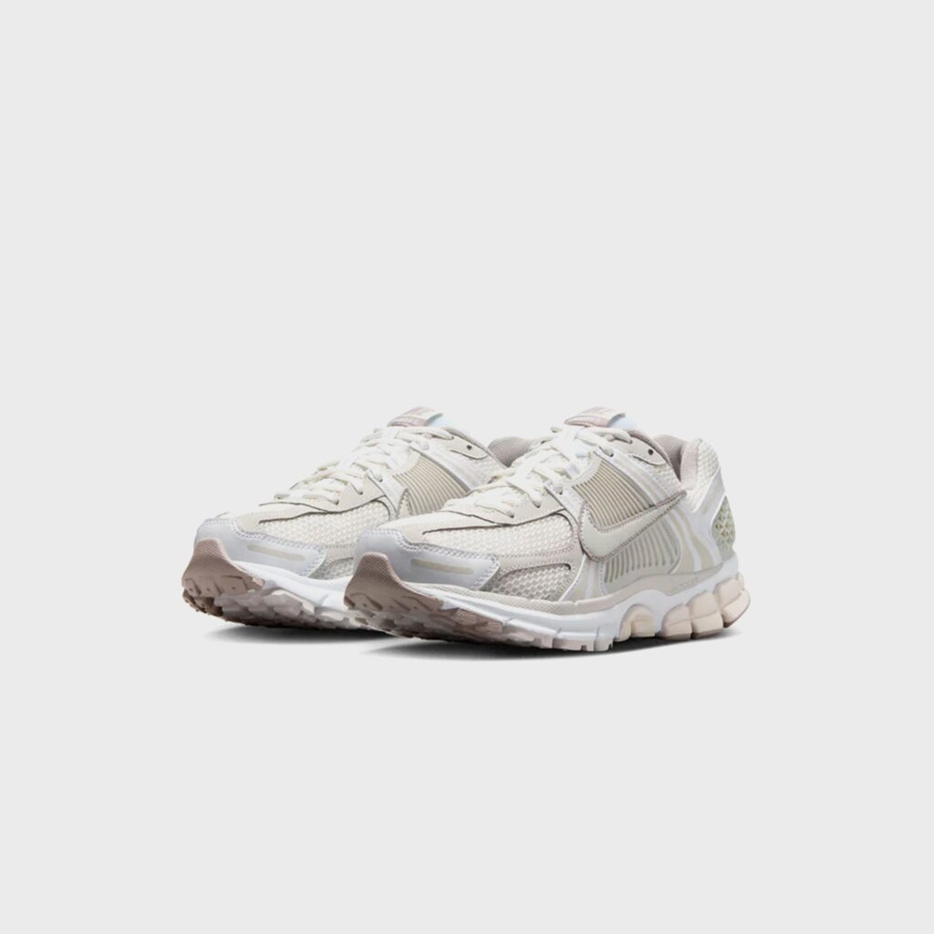 Кроссовки Nike Zoom Vomero 5 - White / Light Bone / Phantom / College Grey