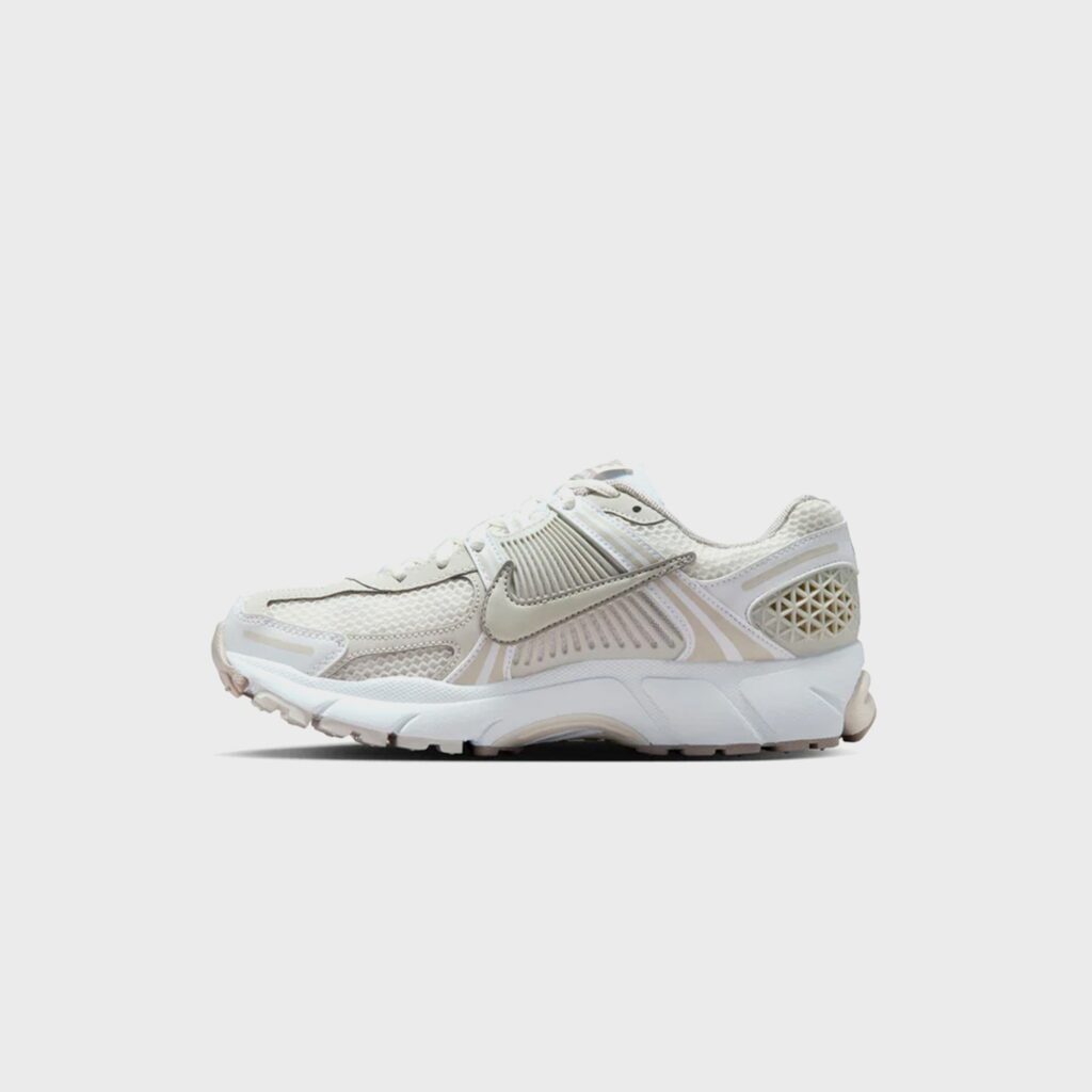 Кроссовки Nike Zoom Vomero 5 - White / Light Bone / Phantom / College Grey