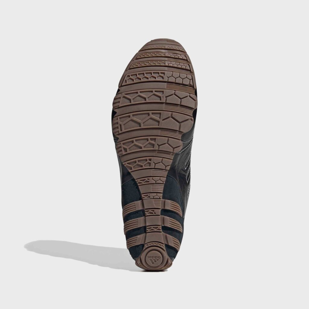 Кроссовки adidas WMNS Ghost Sprint - Core Black / Gum / Gold Metallic