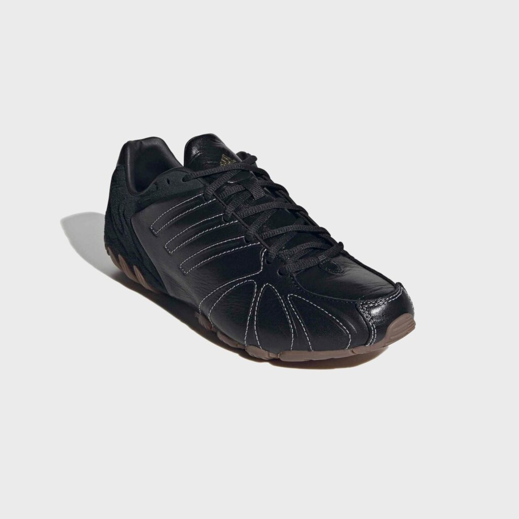 Кроссовки adidas WMNS Ghost Sprint - Core Black / Gum / Gold Metallic