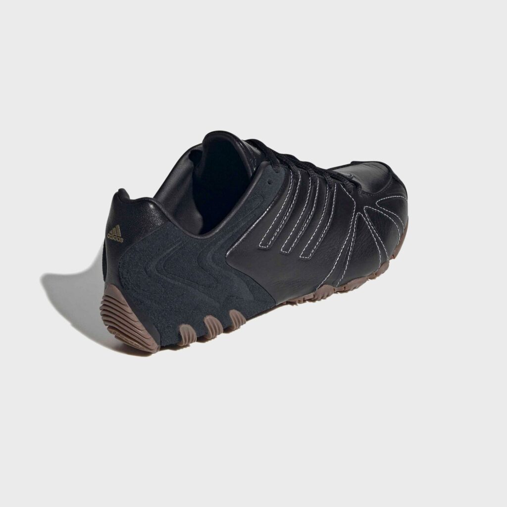 Кроссовки adidas WMNS Ghost Sprint - Core Black / Gum / Gold Metallic