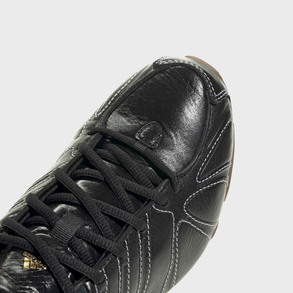Кроссовки adidas WMNS Ghost Sprint - Core Black / Gum / Gold Metallic