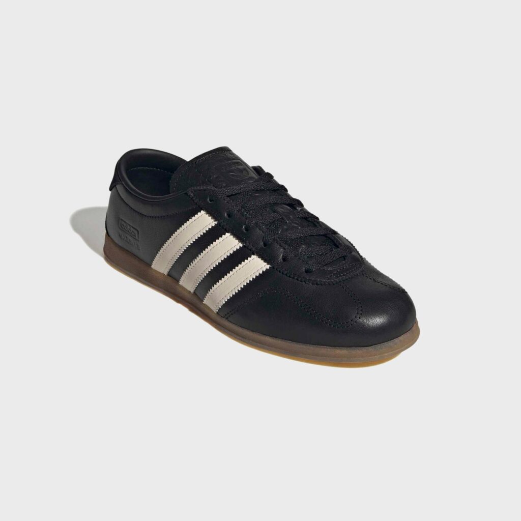 Кроссовки adidas WMNS Gazelle LO PRO - Core Black / Chalk White / Gum