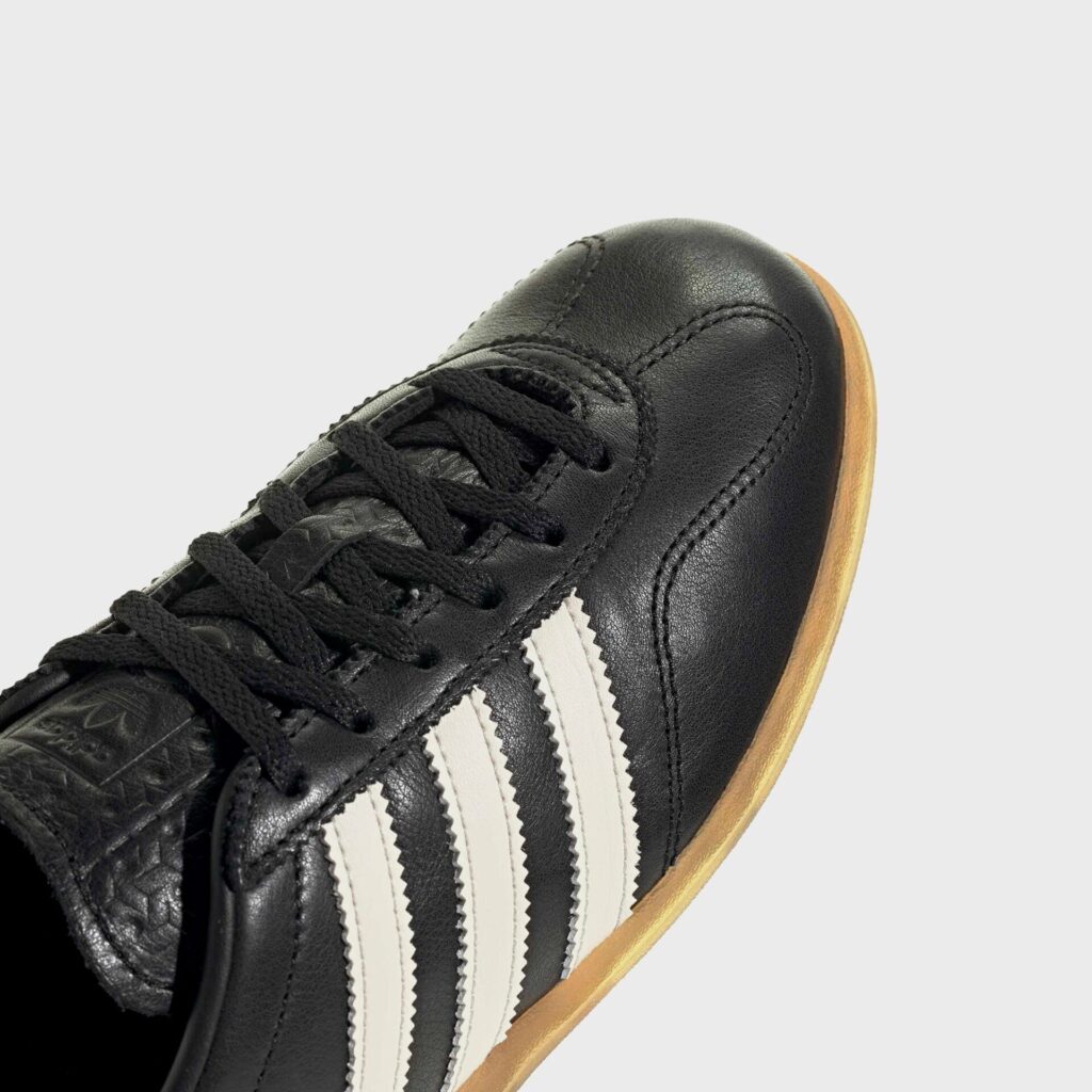 Кроссовки adidas WMNS Gazelle LO PRO - Core Black / Chalk White / Gum