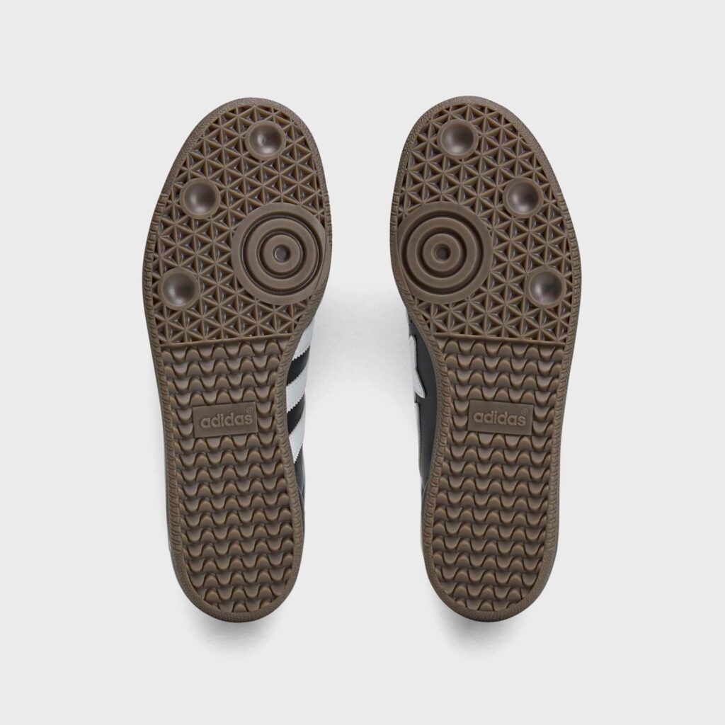 Кроссовки adidas x BAPE Samba - Core Black / White / Gum