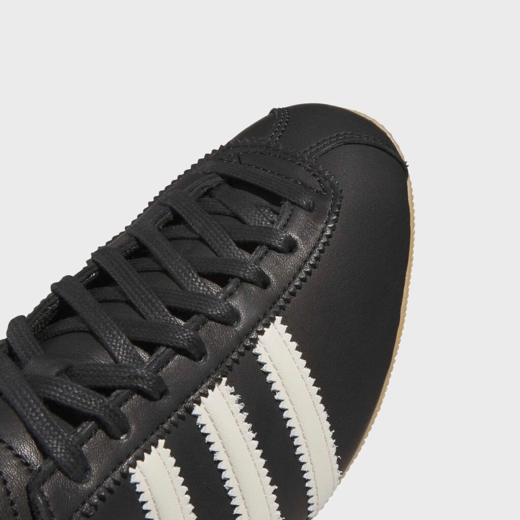 Кроссовки adidas Japan - Core Black / Alumina / Gold Metallic