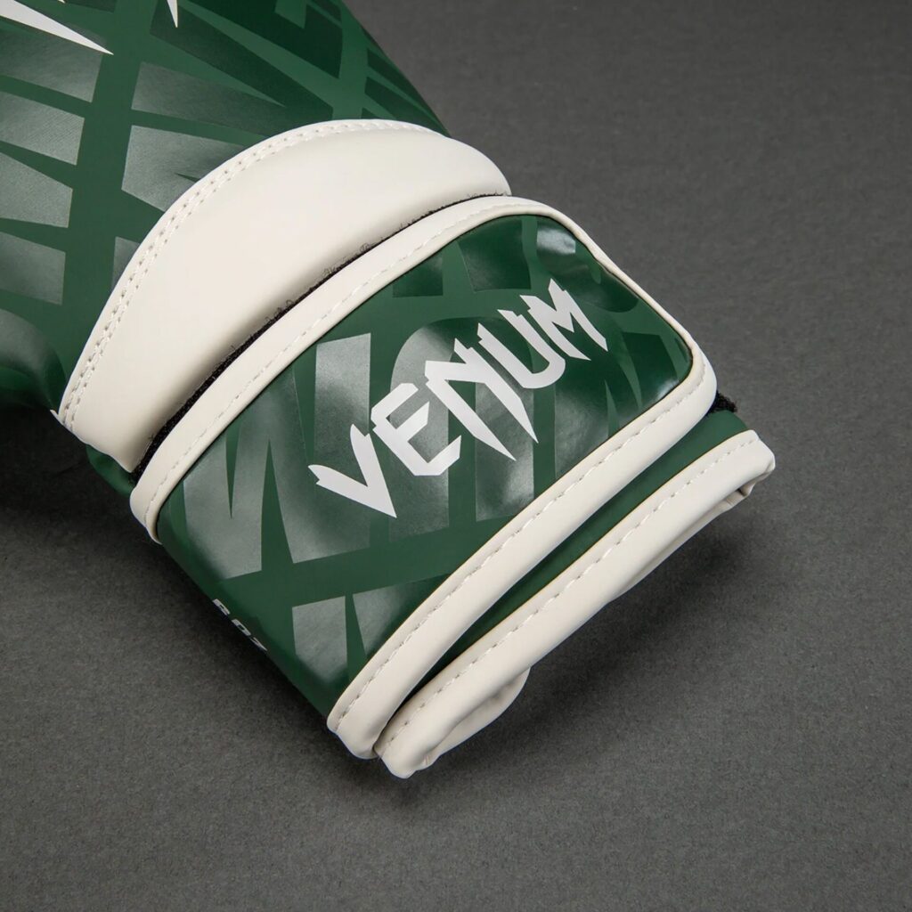 Детские боксёрские перчатки Venum Contender 1.5 XT Kids forest green/off white