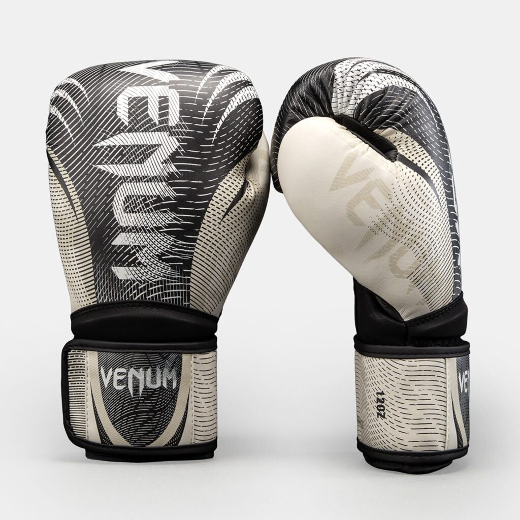 Боксёрские перчатки Venum Galactic 3.0 Boxing off white/black