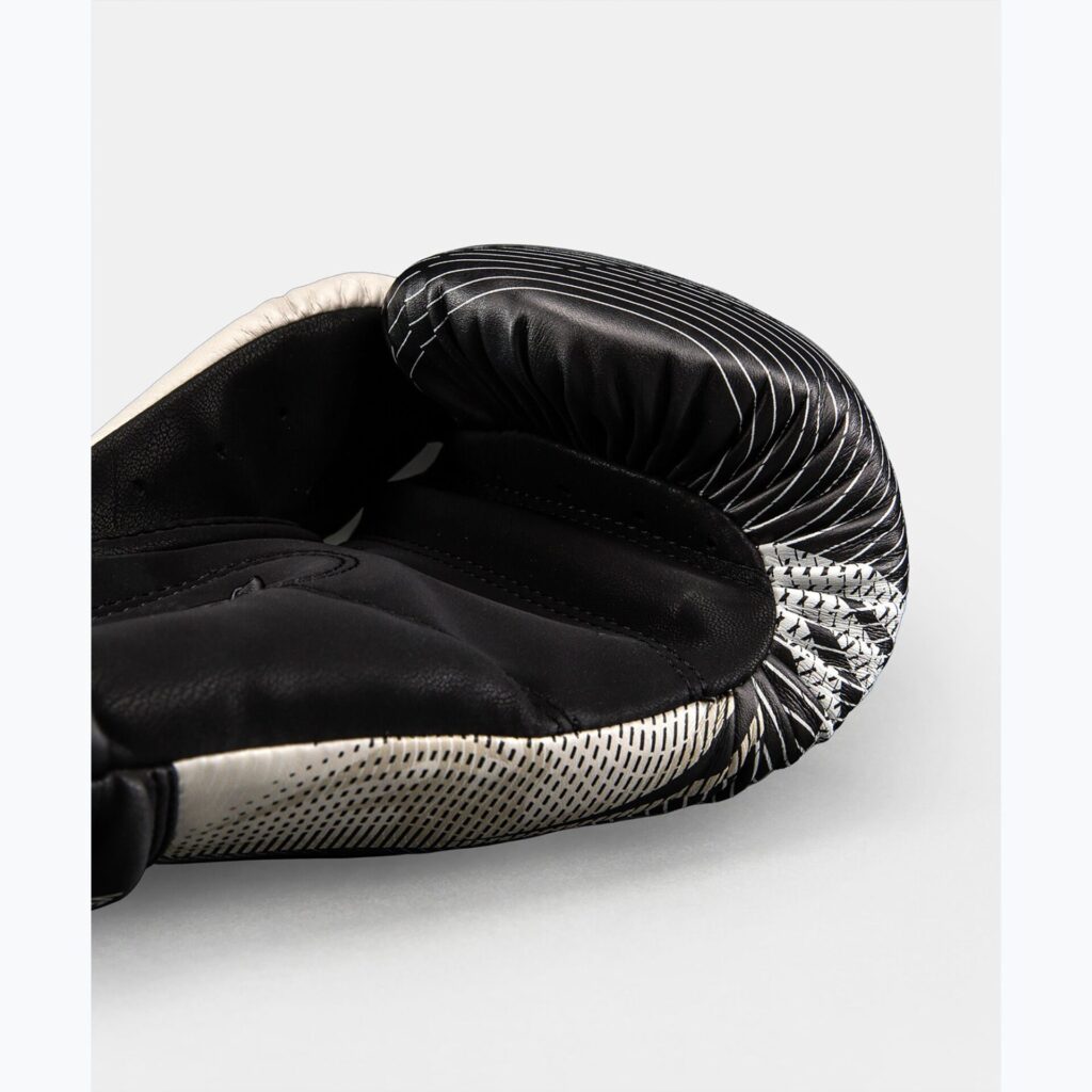 Боксёрские перчатки Venum Galactic 3.0 Boxing off white/black