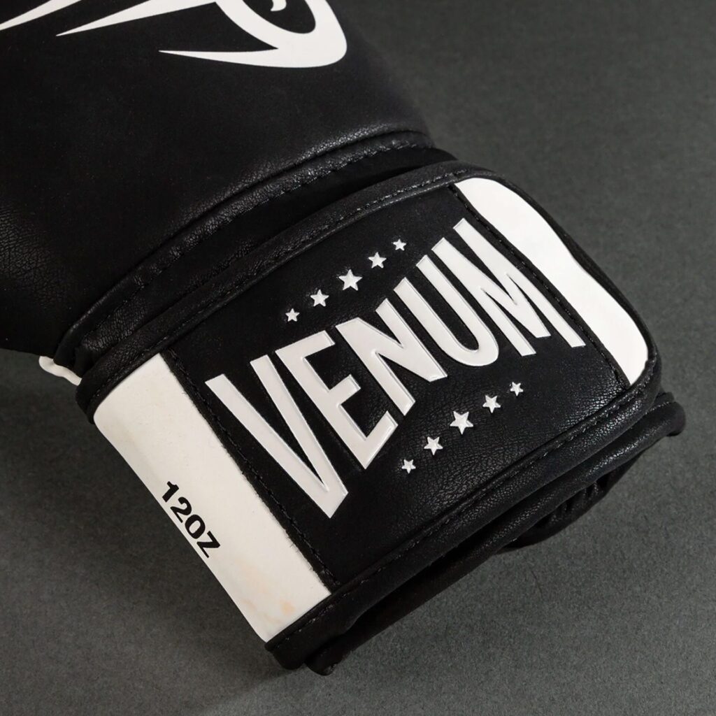 Боксёрские перчатки Venum Mike Tyson Replica Boxing