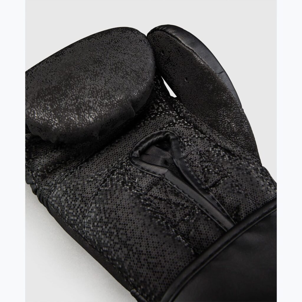 Боксёрские перчатки Venum Stone 2.0 Boxing black