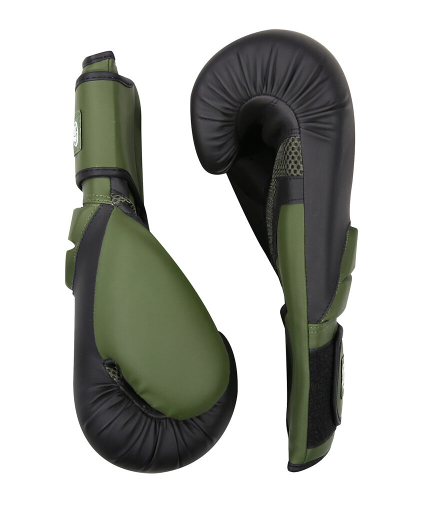 Перчатки Strike Boxing s