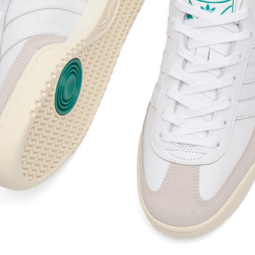 Кроссовки adidas Tangum