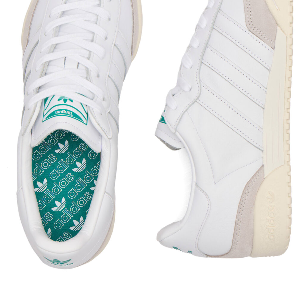 Кроссовки adidas Tangum