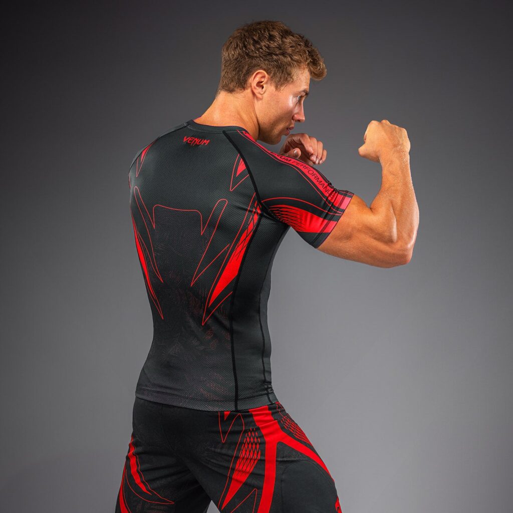 Рашгард Venum Amazonia Reborn Short Sleeve - Black/Red