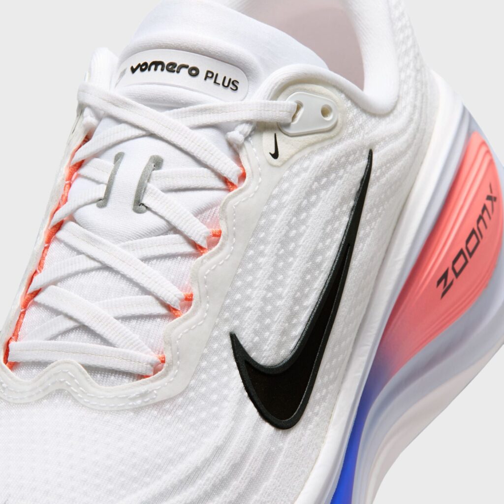 Кроссовки Nike Vomero Plus - White / Atomic Pink / Racer Blue / Black