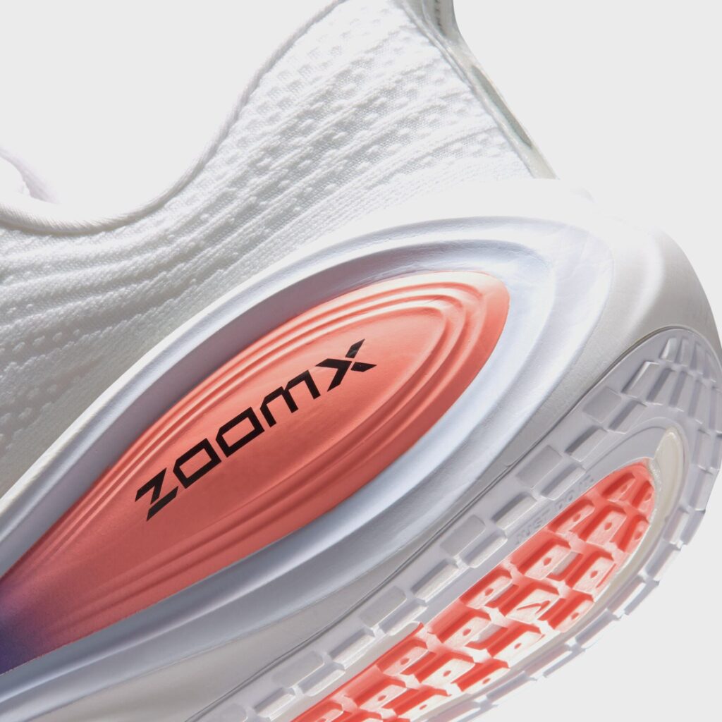 Кроссовки Nike Vomero Plus - White / Atomic Pink / Racer Blue / Black