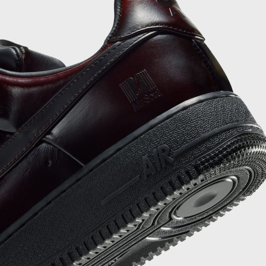 Кроссовки Nike Air Force 1 '07 - Black / Cinnamon / Total Orange