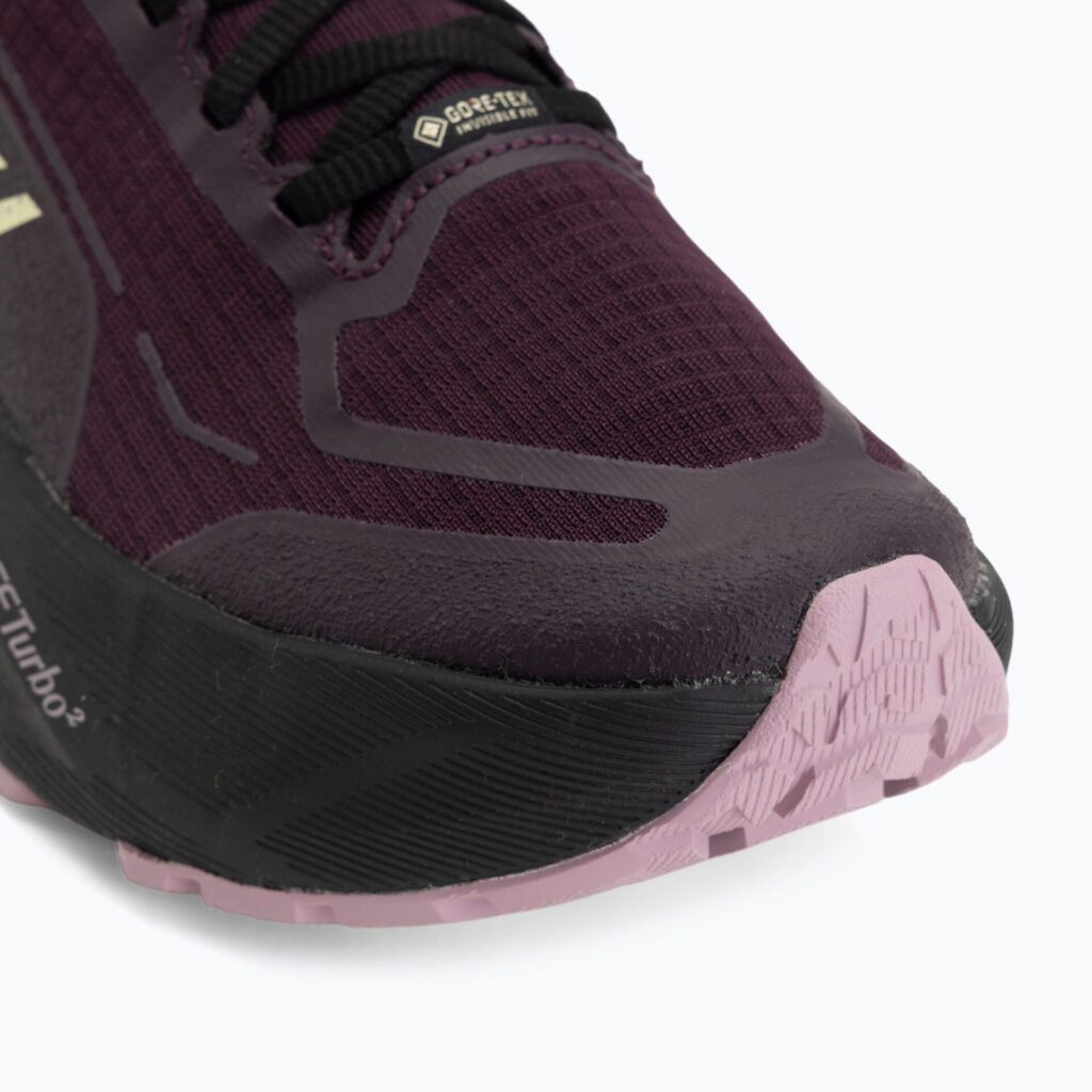 Кроссовки для бега женские ASICS Novablast 6 GTX dark aubergine/black