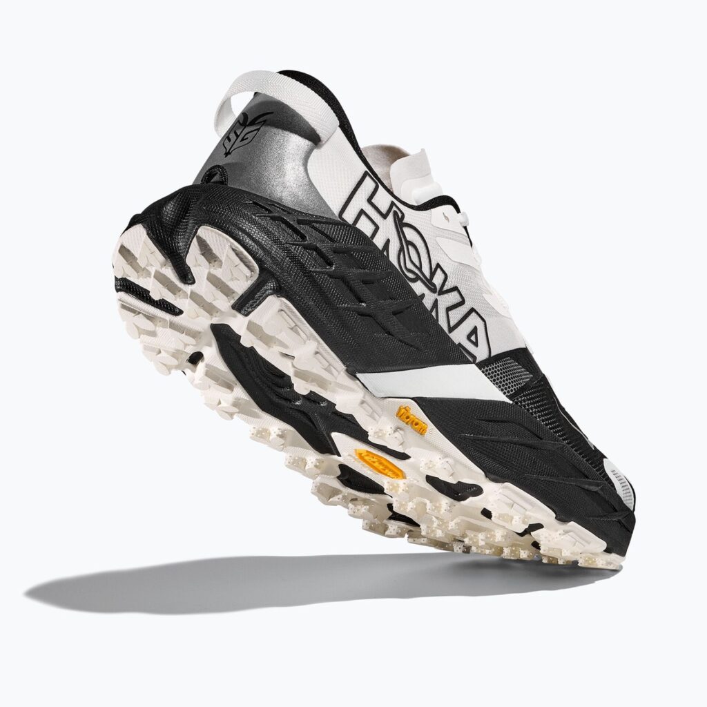 Женские беговые кроссовки HOKA Speedgoat 7 black/white