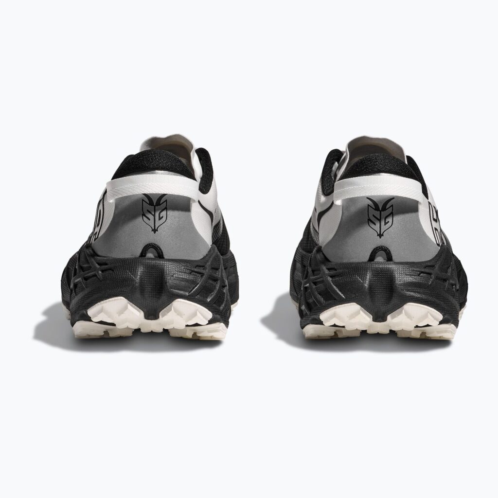 Женские беговые кроссовки HOKA Speedgoat 7 black/white