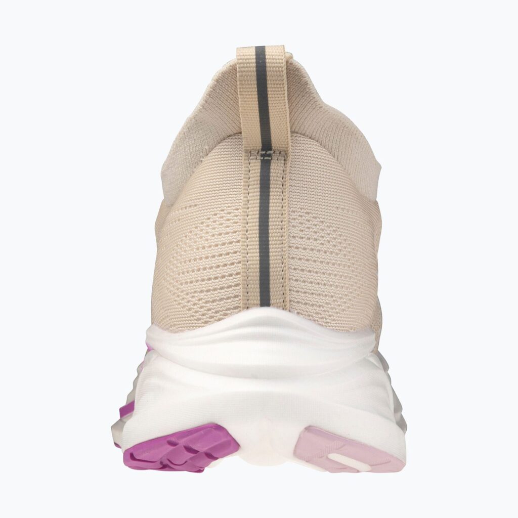 Женские кроссовки для бега Mizuno Neo Zen 2 summer sand/white/cattleya orc