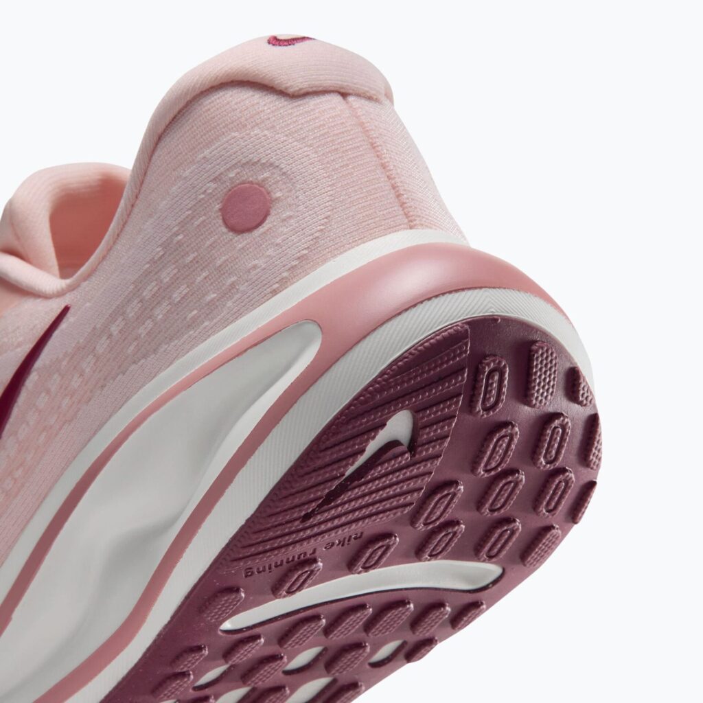Женские кроссовки для бега Nike Journey Run orange pearl/rust pink/sail/pink smoke