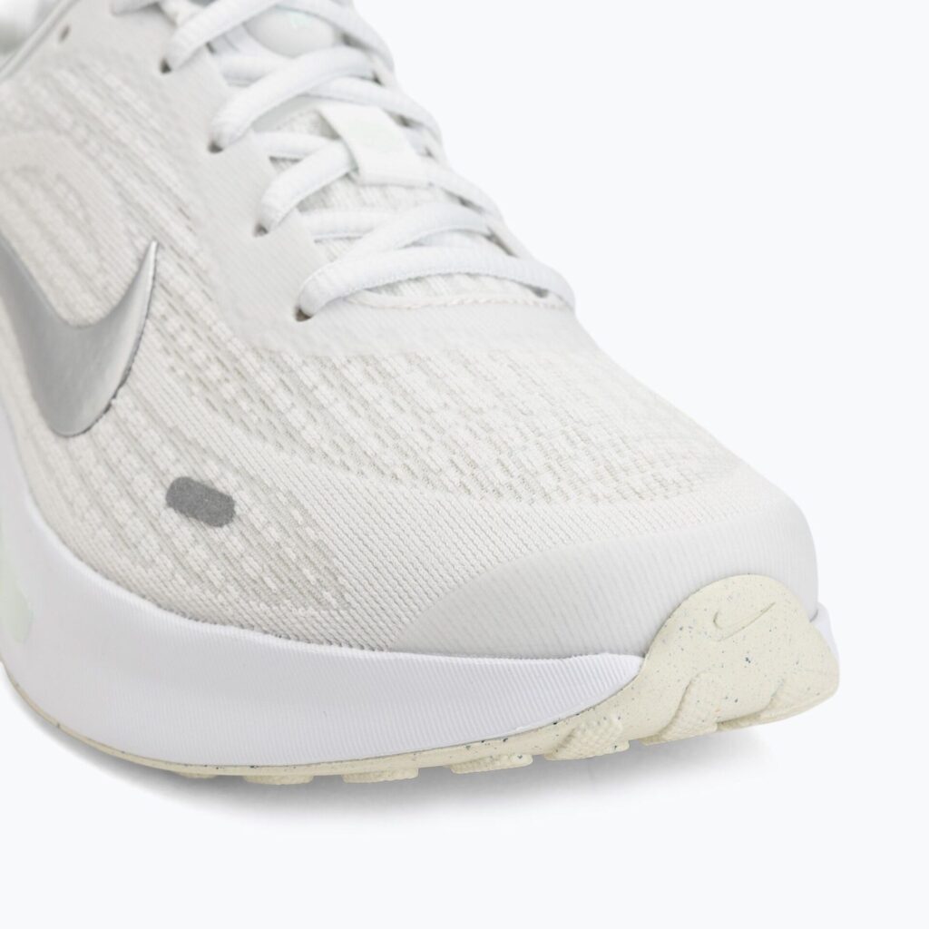 Женские кроссовки для бега Nike Journey Run summit white/metallic silver