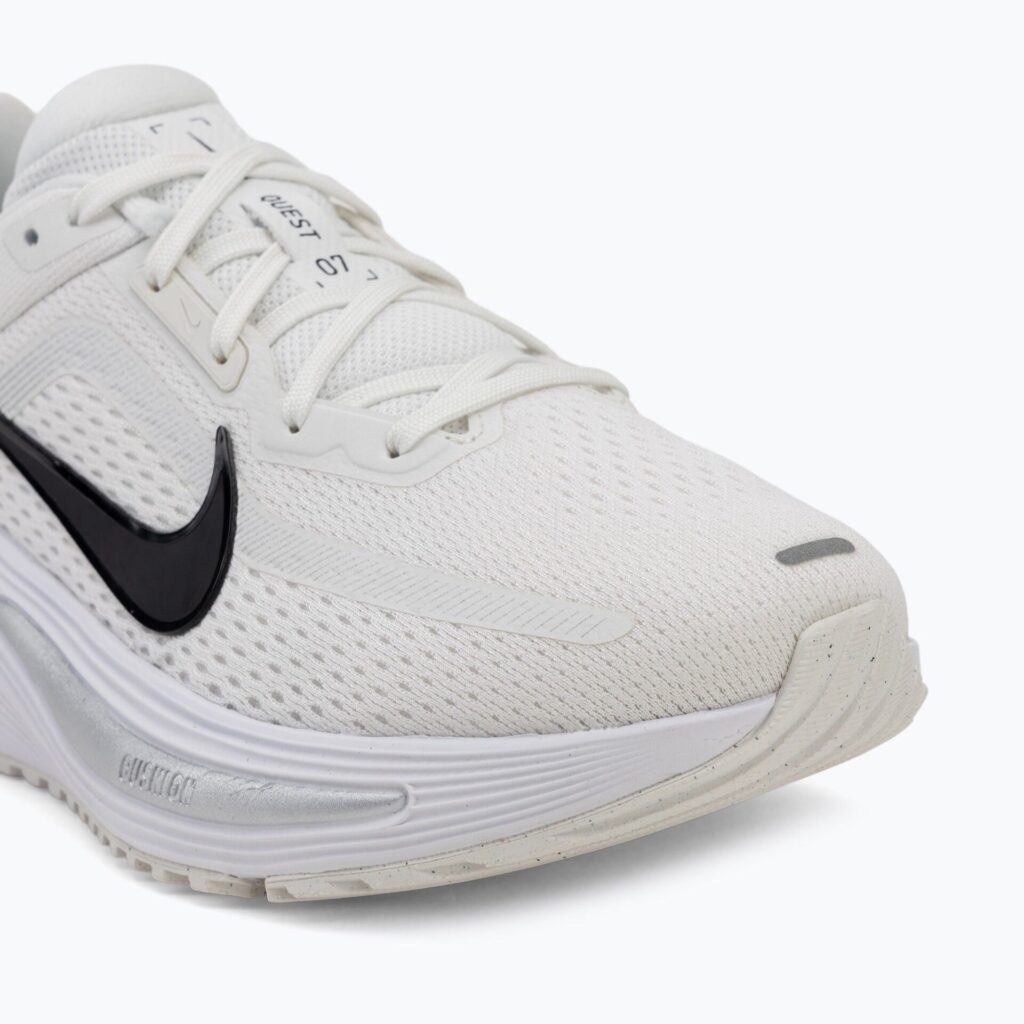 Женские кроссовки для бега Nike Quest 7 summit white/white/metallic silver/black