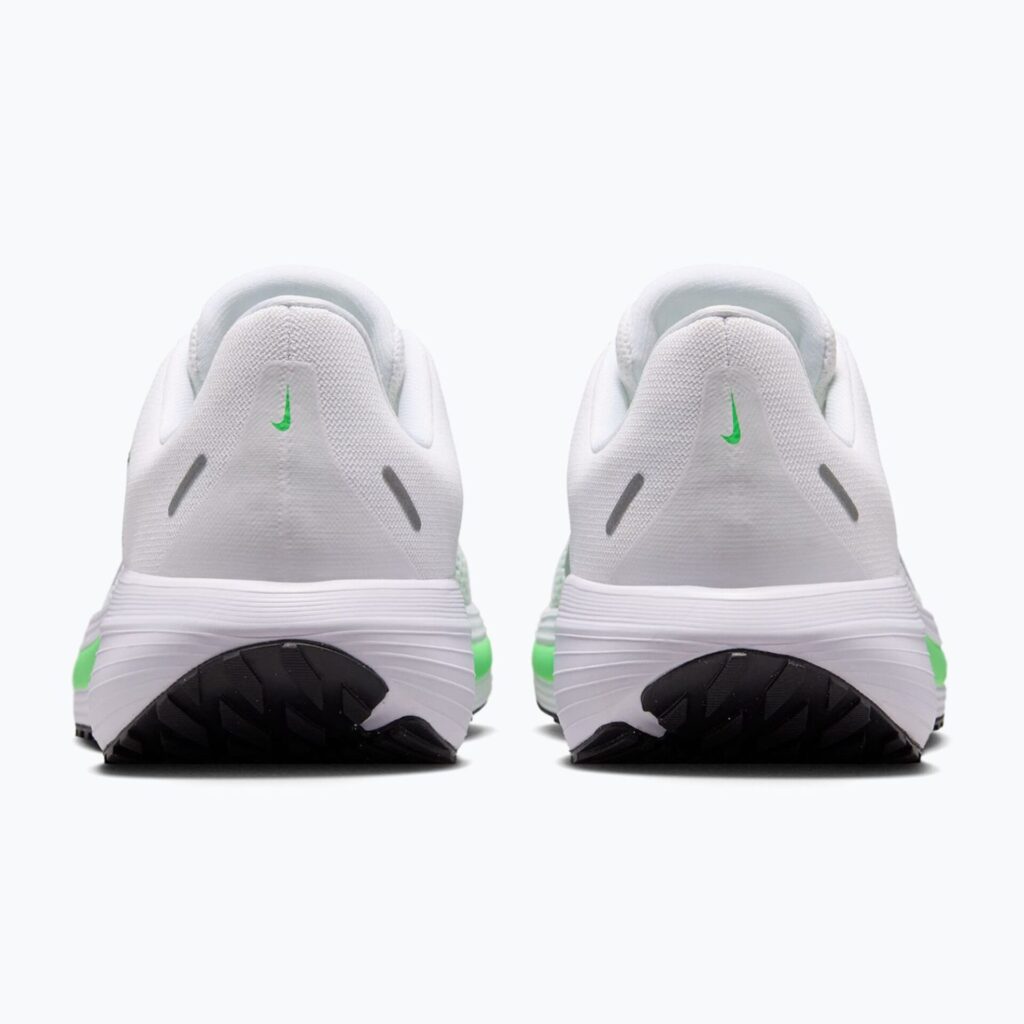 Женские кроссовки для бега Nike Quest 7 white/illusion green/metallic silver