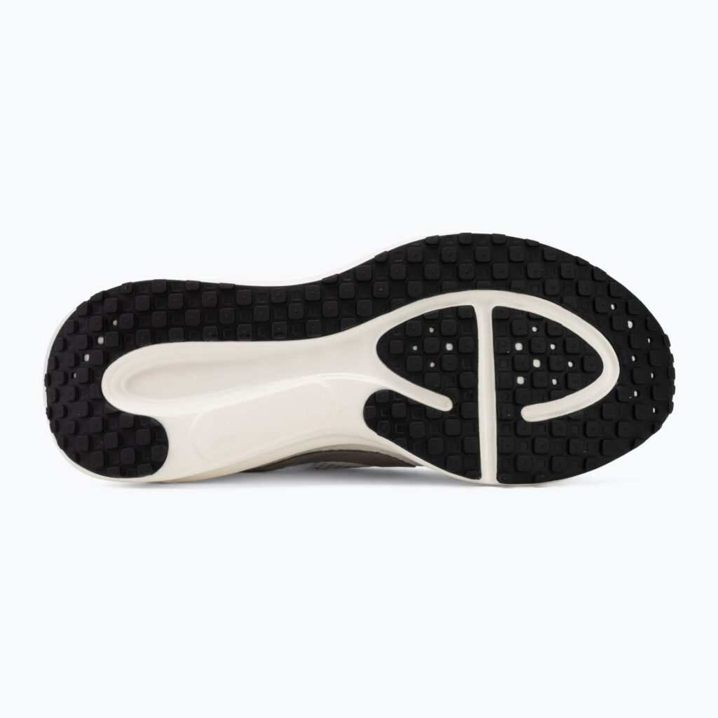 Женские кроссовки для бега Nike Revolution 8 EasyOn white/sail/black/metallic silver