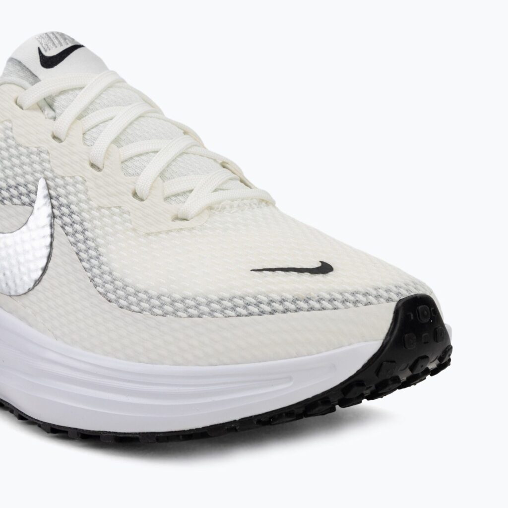 Женские кроссовки для бега Nike Revolution 8 sail/white/black/metallic silver