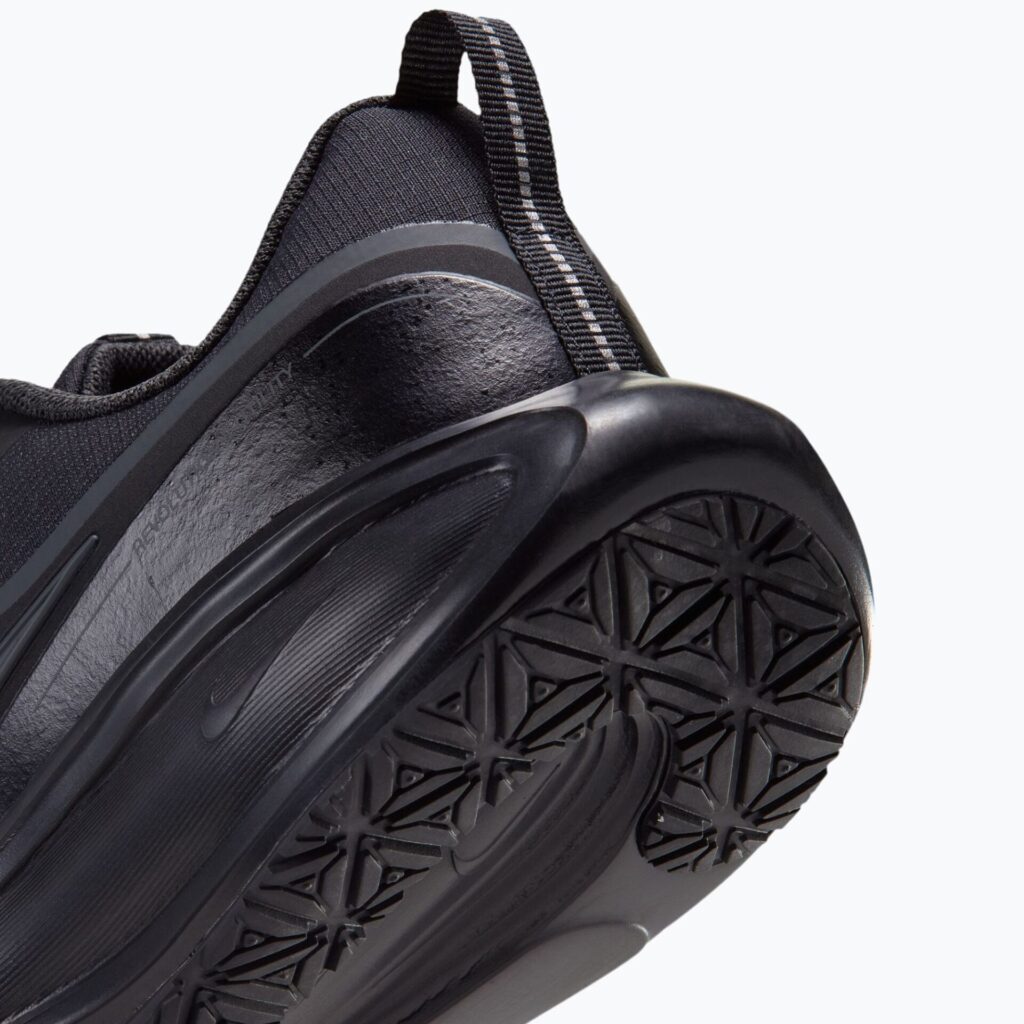 Женские кроссовки для бега Nike Revolution 8 Utility black/anthracite